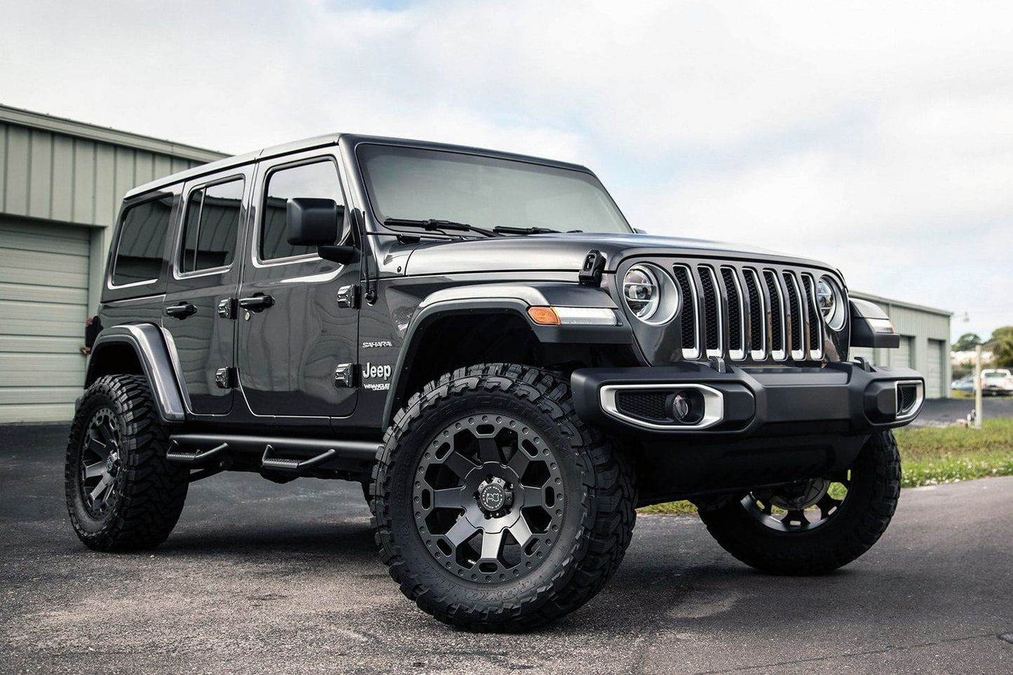 Llanta 17x9.0 Black Rhino Warlord Matte Gunmetal 5x127 ET-12
