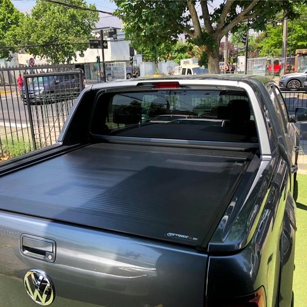Tapa retractil manual Retrax ONE MX para Volkswagen Amarok 2009-2022