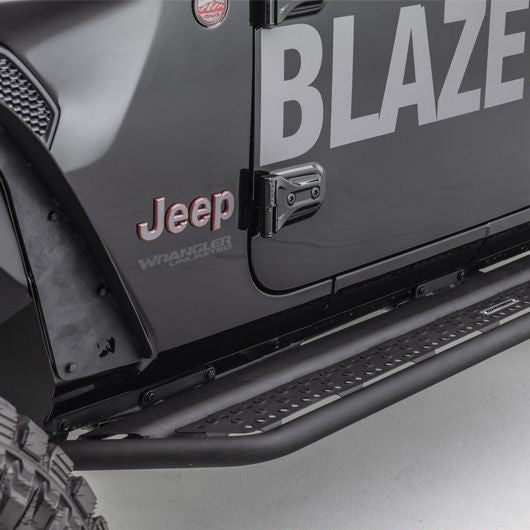 Pisadera GoRhino Dominator D6 para Nissan NP300 2015-2020