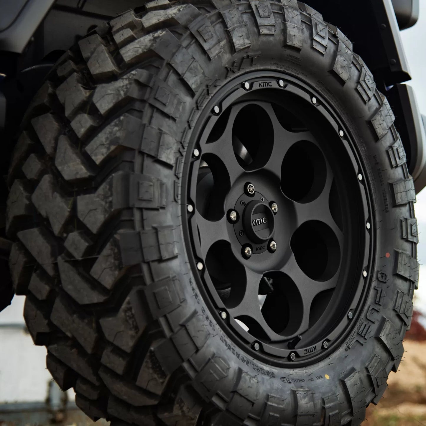 Llanta 17x8.5 KMC Dirty Harry Textured Black 6x139.7 ET0