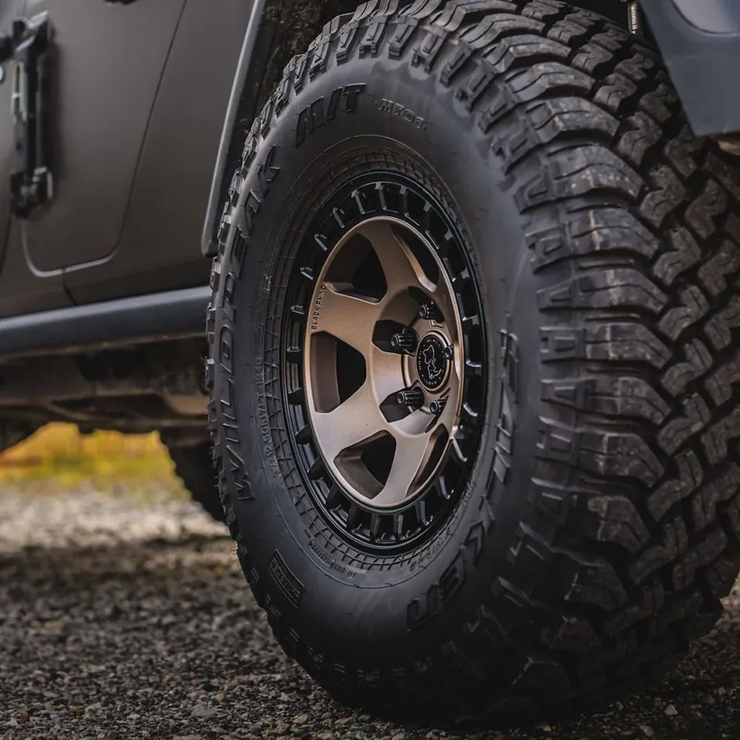 Llanta 17x8.5 Black Rhino Bahari Matte Bronze W/Matte Black Bolts 6x139.7 ET+25