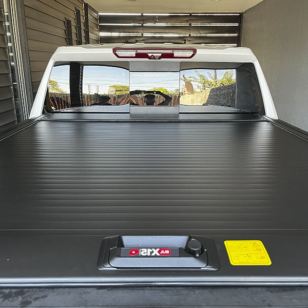 Cubre Pick Up Chevrolet Silverado 1500 (2019-2026) BULX15 2.0 (Retráctil Manual)